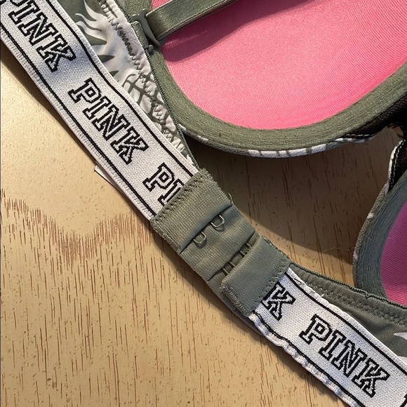 PINK Victoria's Secret Pineapple Print Everywhere t-shirt lightly lined Bra 34A - Picture 4 of 11